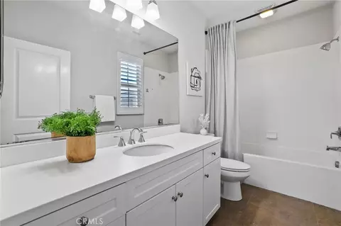 Bath - 71 Emerald Clover, Irvine, CA 92620 photo 3 of 3