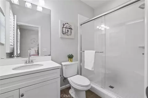 Bath - 71 Emerald Clover, Irvine, CA 92620 photo 2 of 3