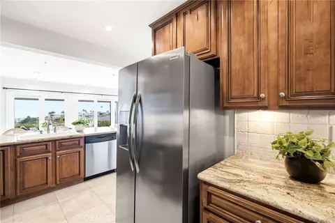 Kitchen - 127 Avenida Adobe, San Clemente, CA 92672 photo 4 of 5