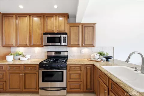 Kitchen - 127 Avenida Adobe, San Clemente, CA 92672 photo 2 of 5
