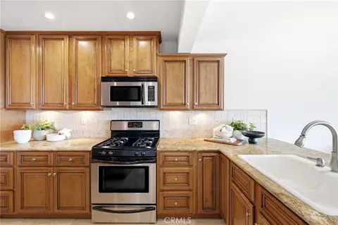 Kitchen - 127 Avenida Adobe, San Clemente, CA 92672 photo 2 of 5