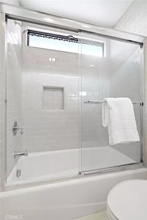 Bath - 127 Avenida Adobe, San Clemente, CA 92672 photo 2 of 4
