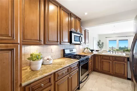 Kitchen - 127 Avenida Adobe, San Clemente, CA 92672 photo 3 of 5