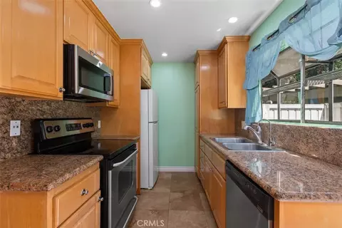 Kitchen - 45 Streamwood, Irvine, CA 92620 photo 2 of 3