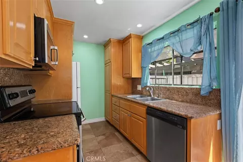 Kitchen - 45 Streamwood, Irvine, CA 92620 photo 1 of 3