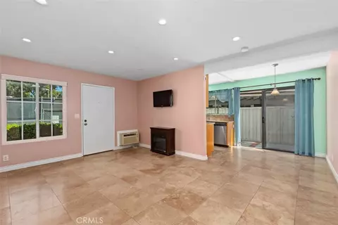 Living - 45 Streamwood, Irvine, CA 92620 photo 4 of 6