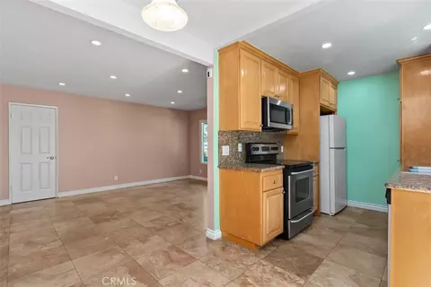 Living - 45 Streamwood, Irvine, CA 92620 photo 5 of 5