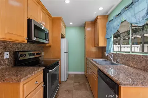 Kitchen - 45 Streamwood, Irvine, CA 92620 photo 2 of 3