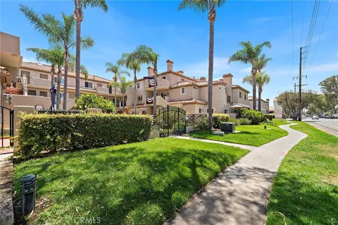 606 Lake St #23, Huntington Beach, CA 92648