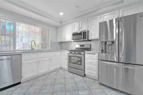 Kitchen - 30279 Silver Ridge Ct, Temecula, CA 92591 photo 2 of 4