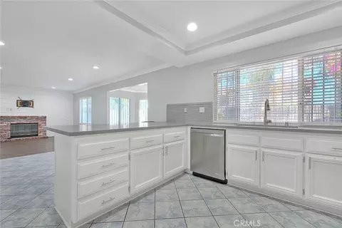 Kitchen - 30279 Silver Ridge Ct, Temecula, CA 92591 photo 3 of 4
