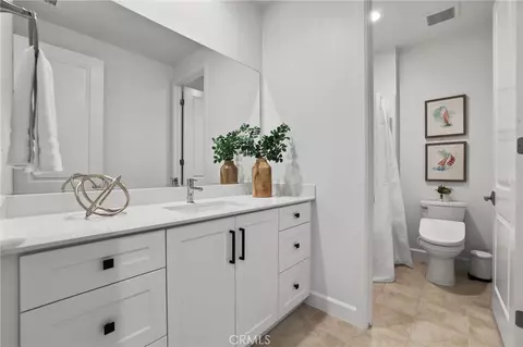 Bath - 138 Jayhawk, Irvine, CA 92602 photo 6 of 6