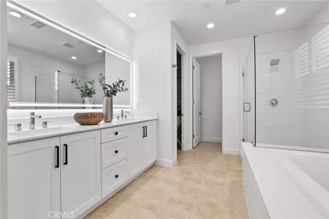 Bath - 138 Jayhawk, Irvine, CA 92602 photo 5 of 6