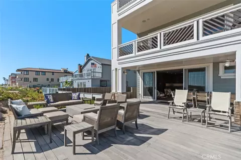 Exterior - 17027 S Pacific Ave, Sunset Beach, CA 90742 photo 6 of 10