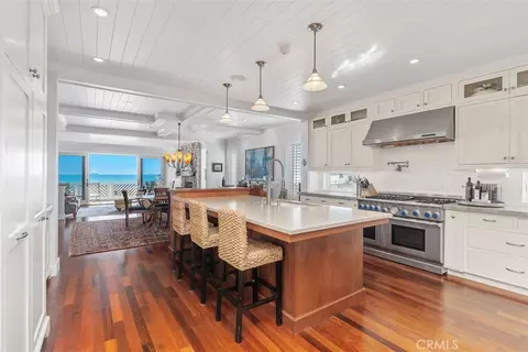 Kitchen - 17027 S Pacific Ave, Sunset Beach, CA 90742 photo 4 of 5