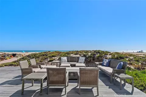 Exterior - 17027 S Pacific Ave, Sunset Beach, CA 90742 photo 5 of 10
