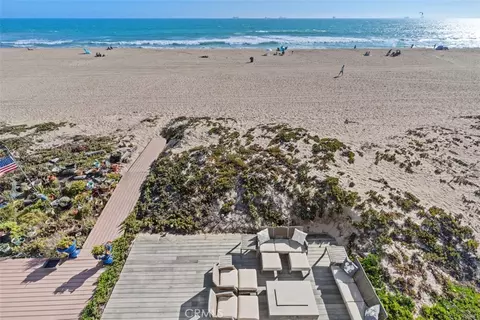 Exterior - 17027 S Pacific Ave, Sunset Beach, CA 90742 photo 3 of 10
