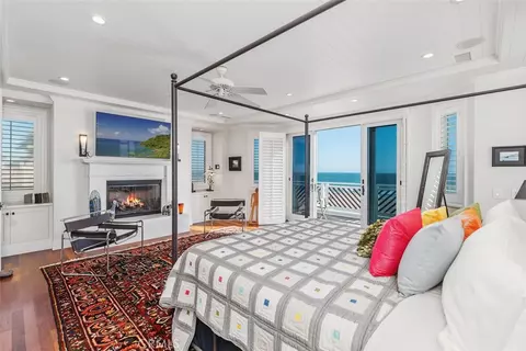 Bedroom - 17027 S Pacific Ave, Sunset Beach, CA 90742 photo 4 of 6