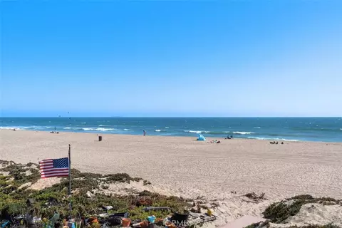 View/Area - 17027 S Pacific Ave, Sunset Beach, CA 90742 photo 2 of 6