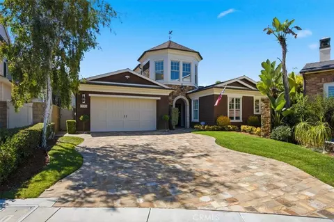 17351 Sagatuck Ln, Huntington Beach, CA 92649