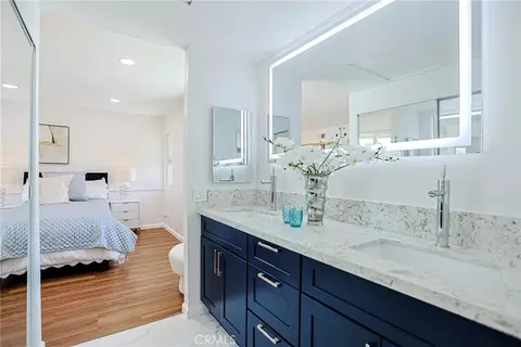 Bath - 8 Fuchsia, Irvine, CA 92604 photo 5 of 5