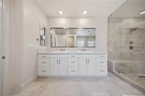 Bath - 54 Bellatrix, Irvine, CA 92618 photo 6 of 7