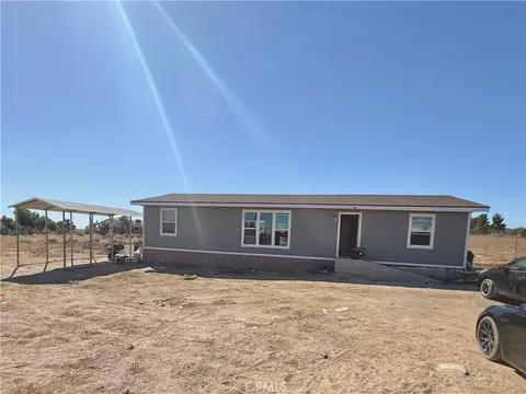 9589 Paramount, Phelan, CA 92371 photo 2