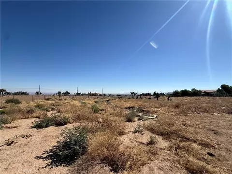 9589 Paramount, Phelan, CA 92371 photo 28