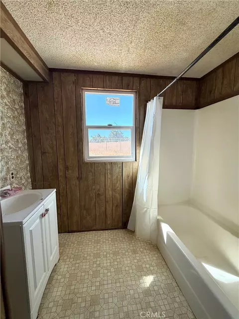 9589 Paramount, Phelan, CA 92371 photo 23