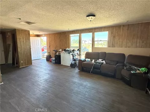 9589 Paramount, Phelan, CA 92371 photo 11