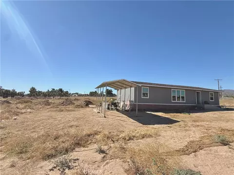 9589 Paramount, Phelan, CA 92371 photo 4