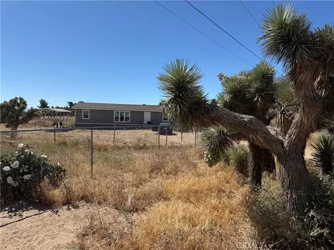 9589 Paramount, Phelan, CA 92371 photo 29