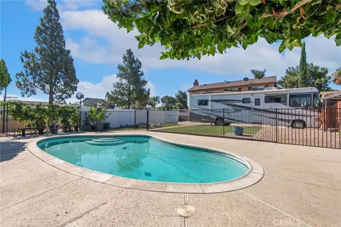 Exterior - 16570 Fairfax Dr, Fontana, CA 92336 photo 8 of 13