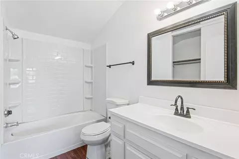 Bath - 16570 Fairfax Dr, Fontana, CA 92336 photo 3 of 4