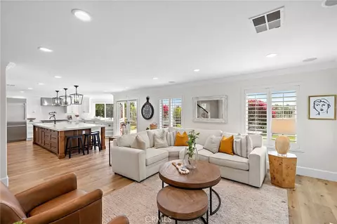 8 Las Pisadas, Rancho Santa Margarita, CA 92688