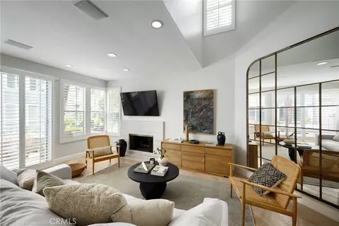 206 Hartford, Newport Beach, CA 92660