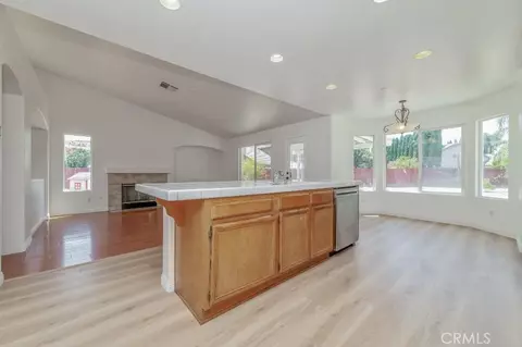 Living - 4280 Jenkins Ln, Riverside, CA 92501 photo 9 of 10