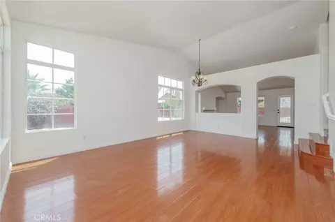 Living - 4280 Jenkins Ln, Riverside, CA 92501 photo 2 of 10