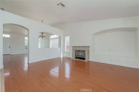 Living - 4280 Jenkins Ln, Riverside, CA 92501 photo 6 of 10