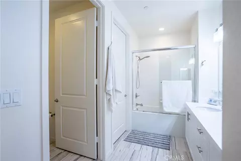 Bath - 616 Trailblaze, Irvine, CA 92618 photo 3 of 3