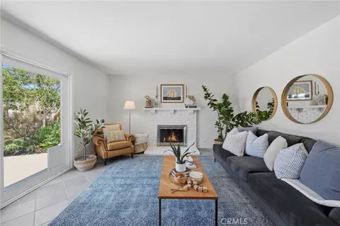 21061 Miramar Ln, Huntington Beach, CA 92646