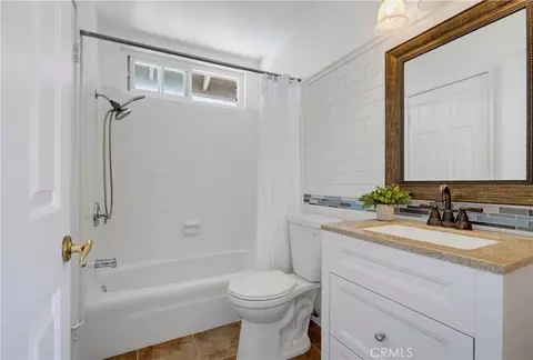 Bath - 5131 Greencap, Irvine, CA 92604 photo 4 of 8