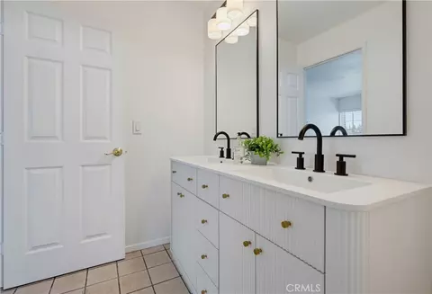 Bath - 5131 Greencap, Irvine, CA 92604 photo 8 of 8