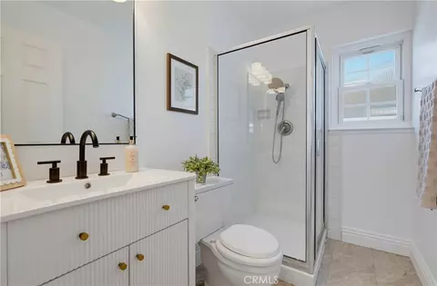 Bath - 5131 Greencap, Irvine, CA 92604 photo 1 of 8