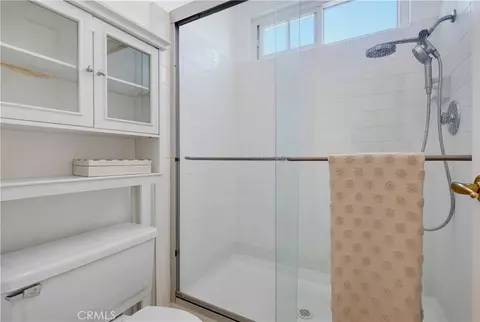 Bath - 5131 Greencap, Irvine, CA 92604 photo 7 of 8