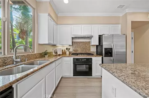 Kitchen - 71 Sanctuary, Irvine, CA 92620 photo 4 of 4