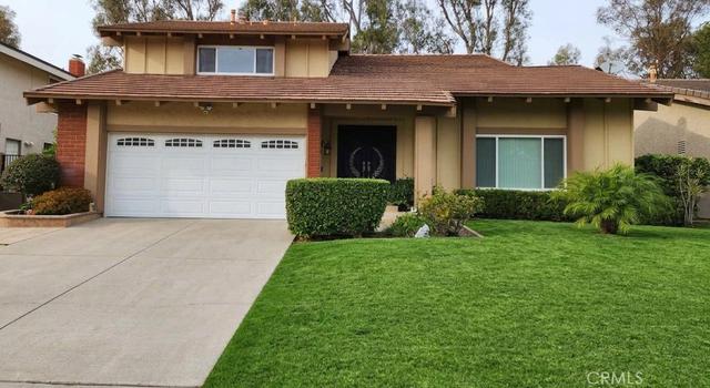 6573 E North View Dr, Anaheim, CA 92807