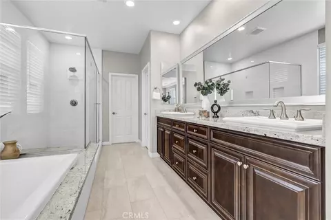 Bath - 105 Rake, Irvine, CA 92618 photo 3 of 6