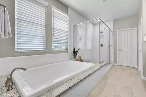 Bath - 105 Rake, Irvine, CA 92618 photo 4 of 6