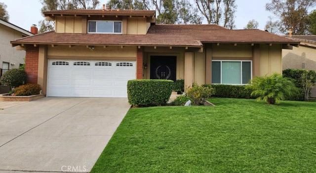 6573 E North View Dr, Anaheim, CA 92807